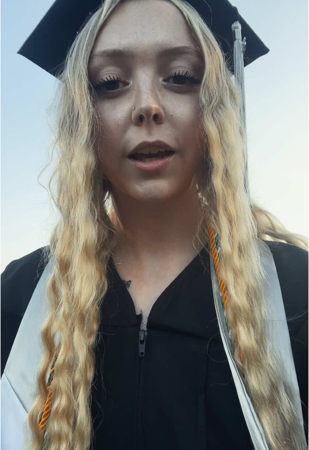 *trying not to make it noticeable 😂 anyways 🎓!