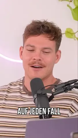 Fanaccount | #julia #juliabeautx #joey #joeysjungle #dienervigen #fyp #foryou #dienervigenjuliaundjoey #dienervigenpodcast #twitchFlamingo im Bett_ Alberner Quatsch in alten Videos!