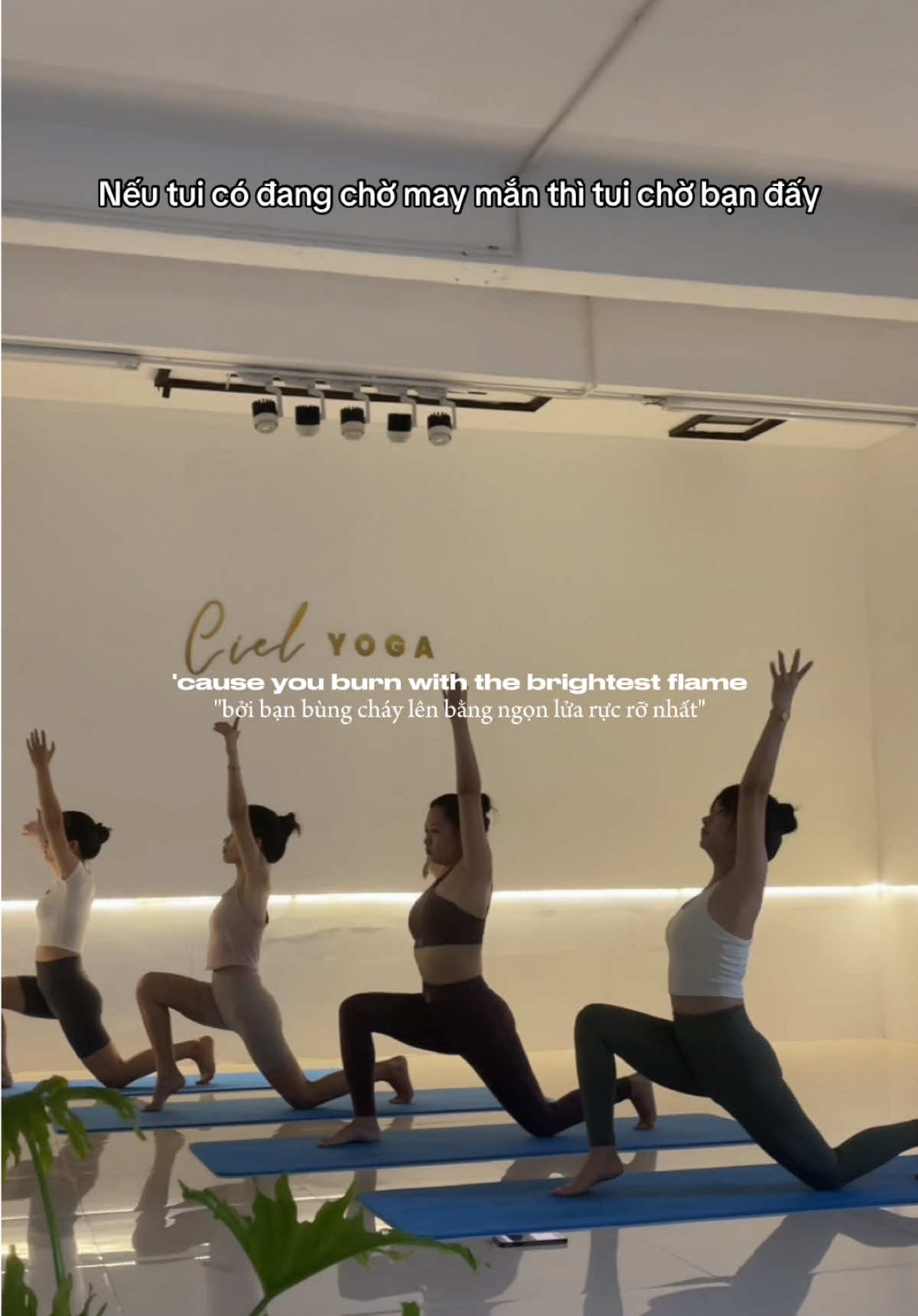 Tụi tui ở đây chờ mấy bà đến tập hen #Capcut #phòng_tập_yoga_ở_huế  #chuyên_kèm_yoga_pt_1_1  #fypシ゚ #Cielyoga 