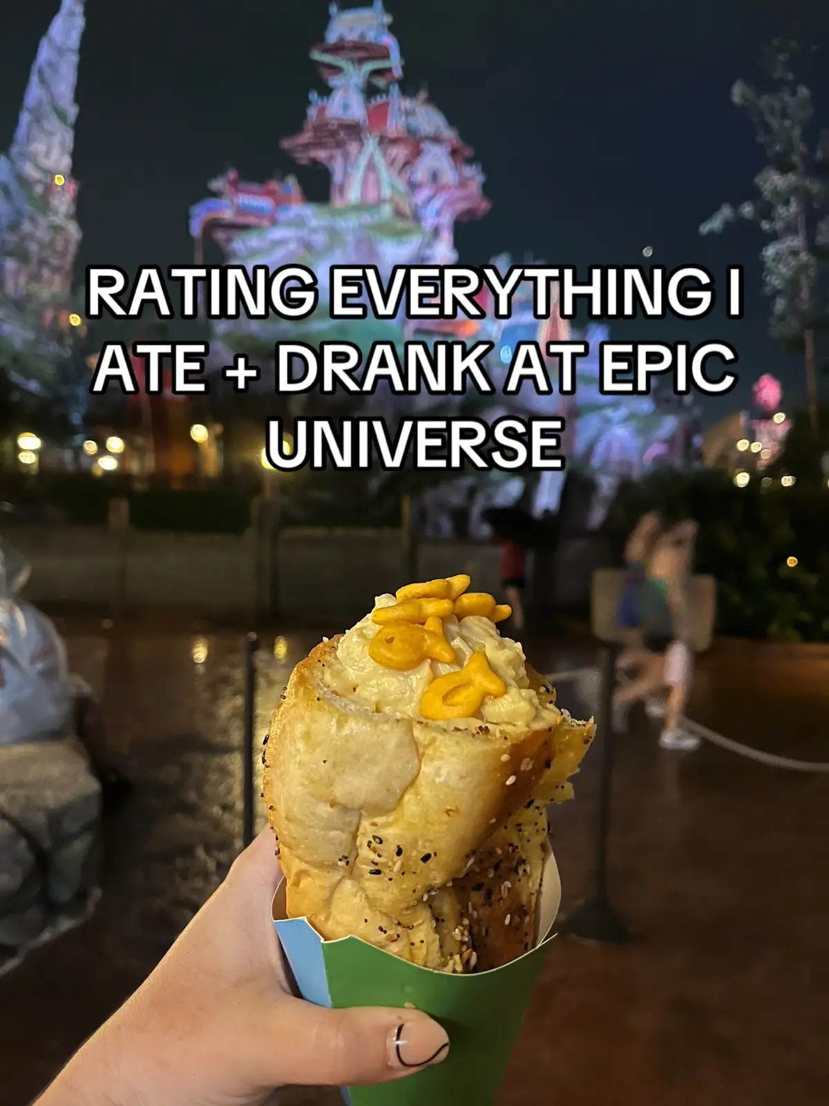 the black bun from Das Stakehaus has some wild bodily repercussions so consume at your own risk 😅 #epicuniverse #ratingthings #themeparkfood #universalorlandoresort #darkuniverse #isleofberk #ministryofmagic #wizardingworld #wizardingworldofharrypotter #supernintendoworld #universalorlando #orlandofoodie #foodreviews #tastetester 