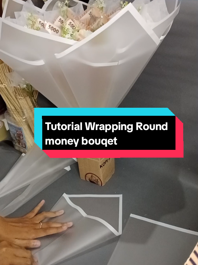 belum bisa estetik bikin tutorial, tapi semoga bermanfaat 🥰💗 #tutorialbouquet #tutorialbuket #bucket #sal_bouqet #fyp #roundbuket 
