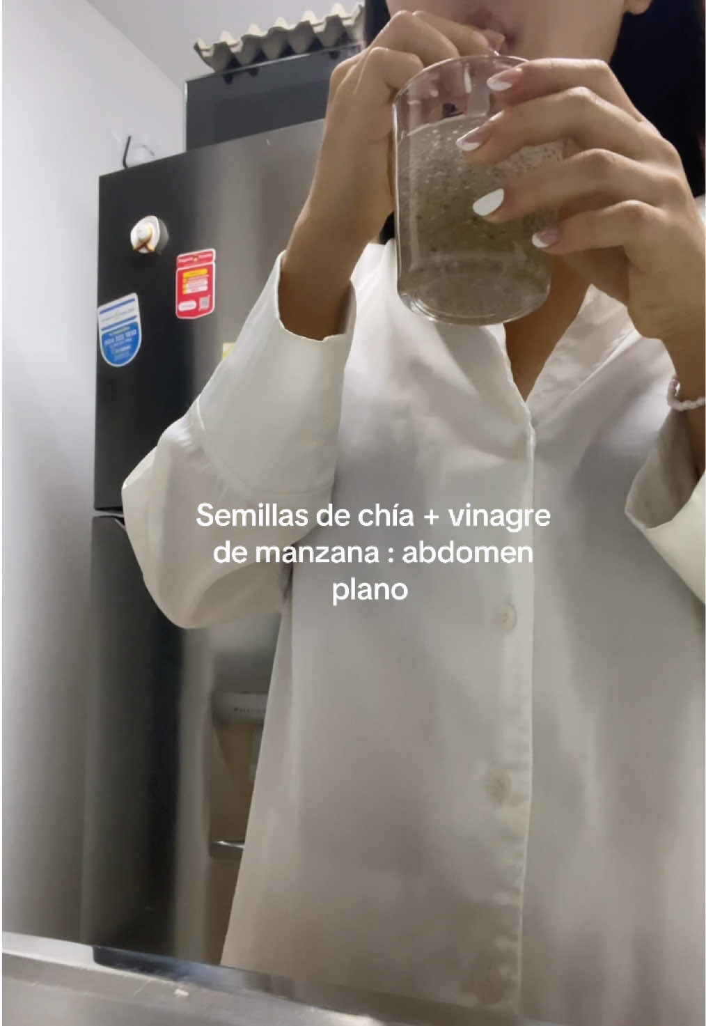 Buenos días equipo hermoso🥰😍así comienzo siempre mis mañanas, dejo 1 cucharadita de semillas d echas en agua la noche anterior, a la mañana siguiente le agrego 1 tapita de vinagre de manzana y listo, en ayunas ✅✨ #fitnessmotivation #tipsfitness #girlspower #tumejorversion #tips #vinagredemanzana #abdomenplano 