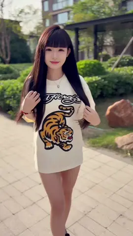 她总是在美国时间发帖😵‍💫 #带点社会的甜妹 #06 #viral #fypシ゚ 