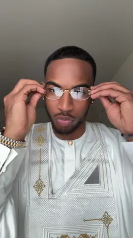 REPRESENT 🇬🇳🇬🇳How would you rate the outfit chat? #africantiktok #eidmubarak #muslimtiktok #senegalaise_tik_tok 