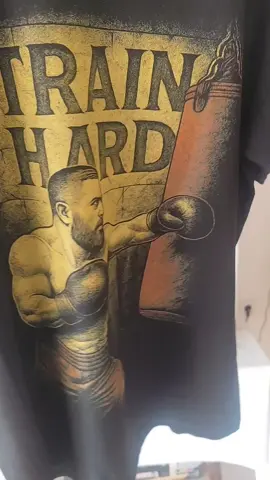 Избухване с един от новите ни летни модели 💪🏻 #Fitness #training #boxing🥊 #войвода #voivoda #ultras #тениски #strongman #силовтрибой #hooligans #патриот #родолюбие 