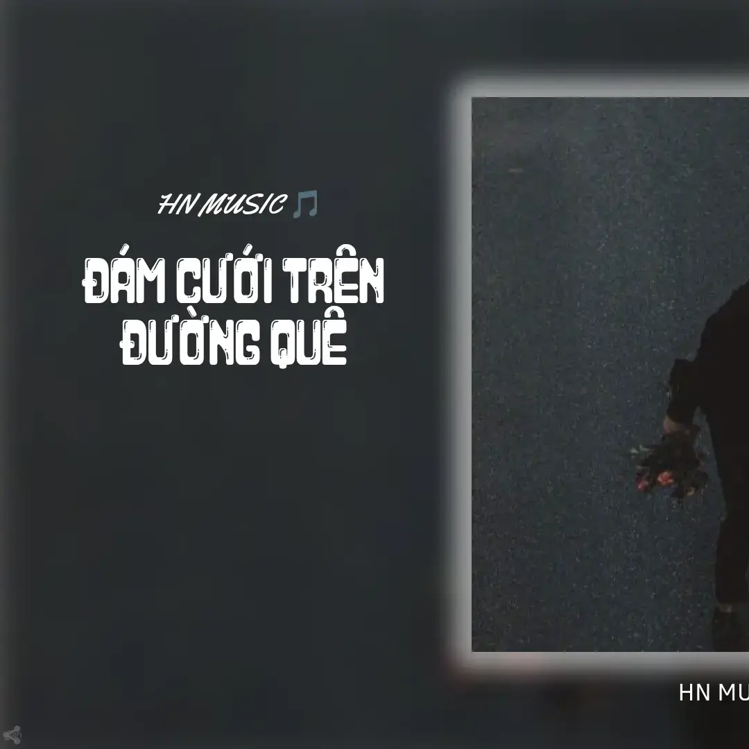 ÔI Ô! Sáng hôm nay trên quê hương tôi  Quê hương xinh xinh quê hương hữu tình  Quê hương xinh xinh quê hương hòa bình  Đường nở hoa trắng, xanh, vàng, tím  Đẹp làm sao bướm bay chập chờn  Đàn chim non véo von ngọn tre  Khăn mầu son, áo mầu vàng  Ơi, bà con đến xem mùa cưới!  Chân hài cong, tay dù hồng  Lâu thật lâu mới thấy được một ngày vui! Ô! Ô! Sáng hôm nay quê tôi ra xem  Cô dâu con con y trang mỹ miều  Cô dâu non non dung nhan mặn mà  Chà! nhà ai có ông rể quý  Chà! nhà ai có cô dâu hiền  Ổi Ngộ thay có con lợn quay  Xôi đầy mâm, cau đầy buồng  Đây nguồn vui hiếm hoi ngày cưới  Trông thật hay, trông buồn cười  Ra mà xem mới thấy được cả niềm vui! #damcuoitrenduongque #amnhac #amnhacvacamxuc #nhachaymoingay #lyrics #lyricsvideo #nhacnaychillphet #nhacchill #🎵 