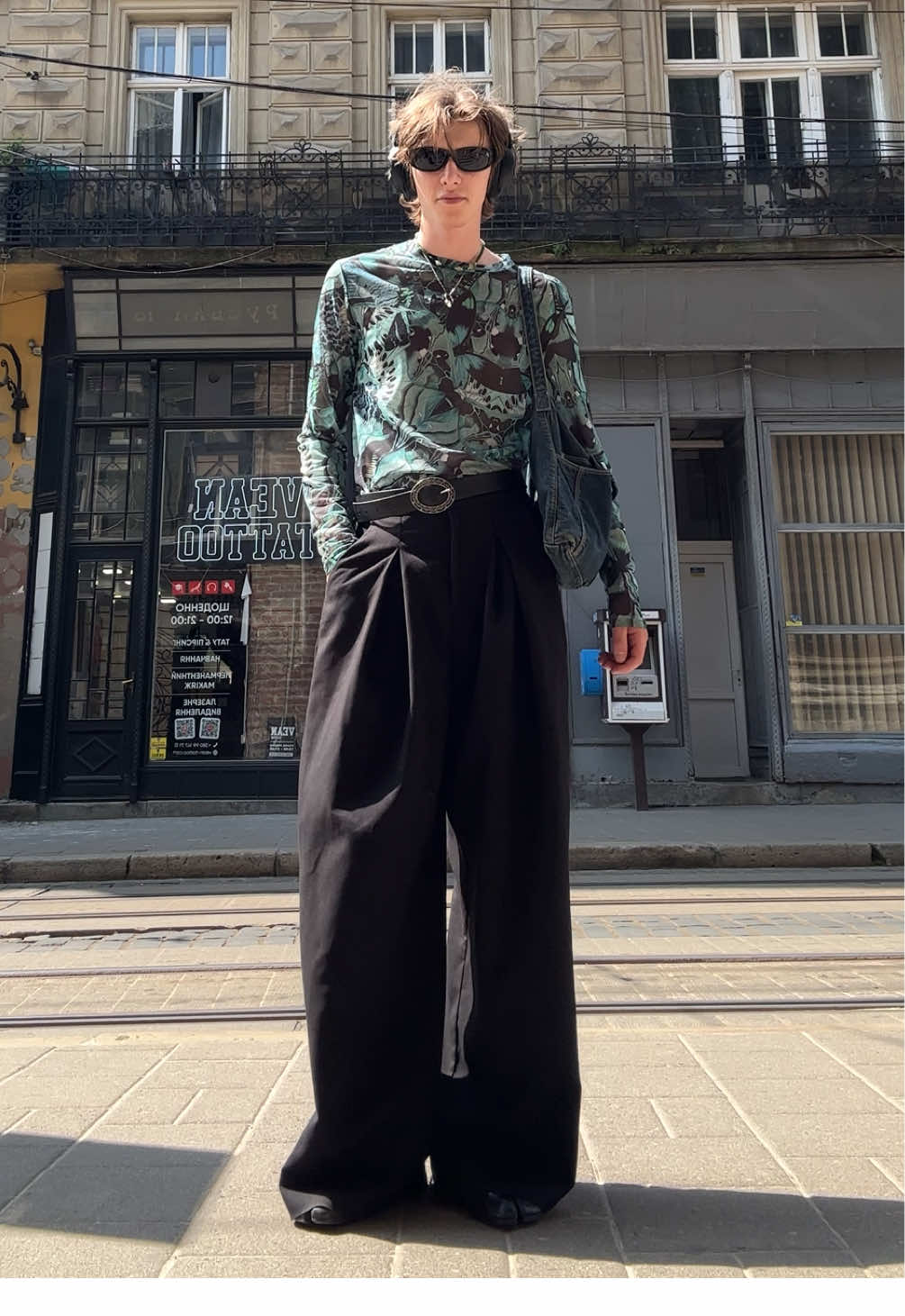 Жара.  . . . . . #fashiontiktok #look #outfit #fashion #Summer #lviv #lviv #hot #streetwear #ukraine🇺🇦 