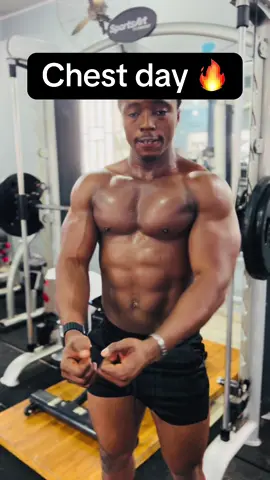 Chest day 🔥 add some ✅  1. Machine fly 4x12 2. SM close grip press 4x10 3. SM flat press 4x12 4.SM incline press 4x10  #gymtips #coach_bigyouth #chestworkout #gymworkout #gym @Yans fitness Wilberforce 🇸🇱 #Fitness 