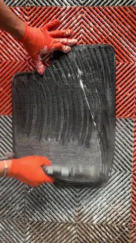 Nettoyage d’un tapis sur un véhicule utilitaire rempli de terre Cleaning a carpet on a utility vehicle filled with dirt #CleanTok #cleaning #satisfying #clean #amsr #detailing #cleancar 