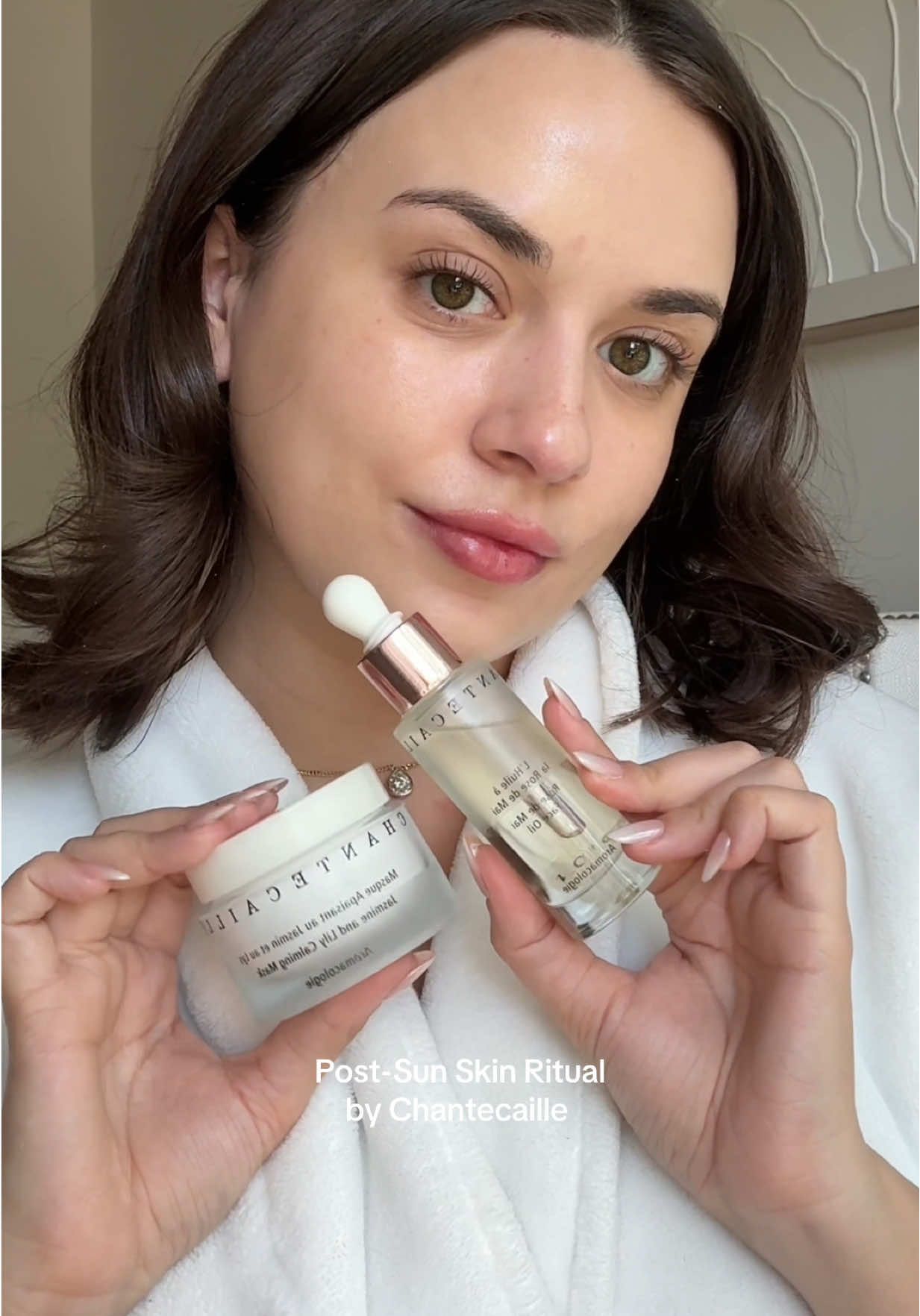 post-sun skincare ritual for soothed, hydrated and calm skin featuring my faves from chantecaille @chantecaille #chantecaille #postsunskincare #summerroutine #chantecaillebeauty 