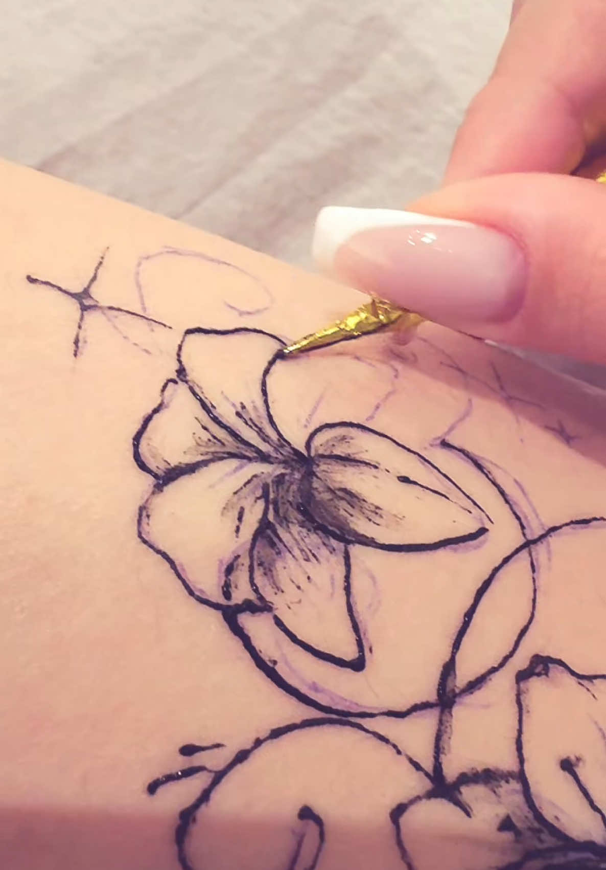 🪷 #iris #lilly #henna #tattoo #fyp #flowers #hennatattoo #hennatutorial #artist #drawings #arttiktok #stockholm #aesthetics #рекомендации #татухной #хна #тату 