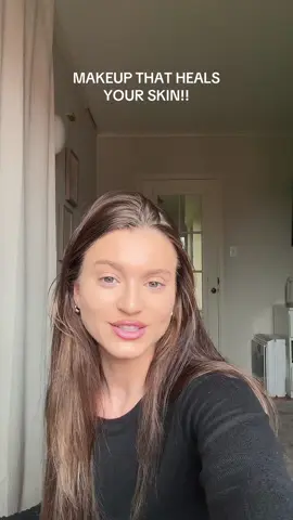 actually life changing!! Brand is Oxygenetix! #acnesafe #acnesafemakeup #nonporeclogging #makeup 