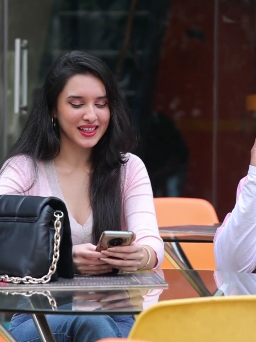 cute girl proposing prank 🤣 part 1#prank #funnyprank #fyp 