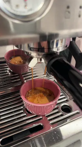 It’s scientifically proven that salt makes everything better xxxx #icedmocha #icedmocharecipe #icedlatterecipe #icedcoffeeathome #sagecoffeemachine #baristaexpressimpress #summerlatte 