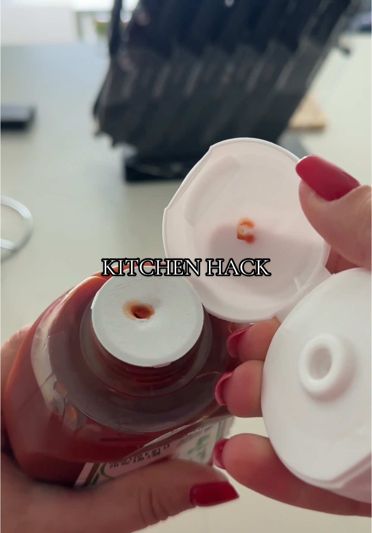 Try this #KitchenHacks #kitchenhack #lifehacks #useful #idea #diykitchen #tipsandtricks #ketchup 