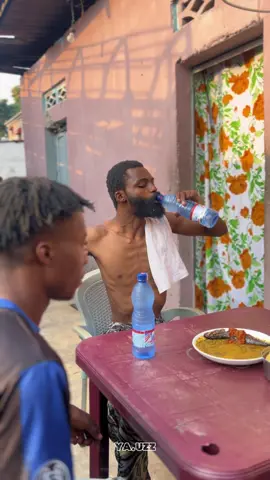 On ne peux plus rêver tranquillement quoi !! 🤧 @American water  #funnytiktok #comedie #funnyvideos😂 #yauzz #comedie #funnyvideos😂 #humourafricain 