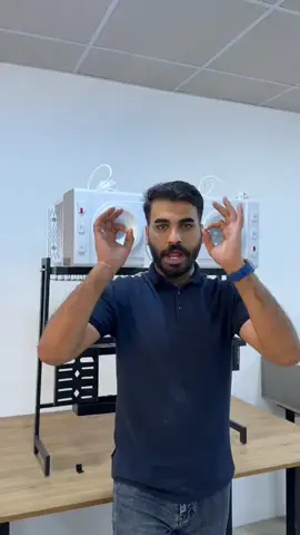 #ستاند مواعين فوق السنك 2 حوض الاستخدامات: يُستخدم كرف علوي منظم يوضع فوق حوض المطبخ لتنظيم المواعين وأدوات المطبخ المختلفة. مثالي لتجفيف الأطباق والكاسات والملاعق بعد الغسيل. يحافظ على سطح المطبخ نظيفًا ويوفر مساحة كبيرة من خلال استغلال الفراغ العمودي.    المميزات: تصميم متين من المعدن المطلي المقاوم للصدأ والتآكل، لتحمل وزن أدوات المطبخ اليومية. مناسب لحوضين، بمقاس مثالي ليتلاءم مع أغلب المطابخ (الطول 85 سم). يحتوي على مجموعة من الأرفف المخصصة للأطباق، الأكواب، أدوات المائدة، سكاكين، ولوح تقطيع. مزوّد بممصات شفط لتثبيت إضافي على السطح، تمنع الانزلاق وتزيد من الثبات. #الشعب_الصيني_ماله_حل😂😂 