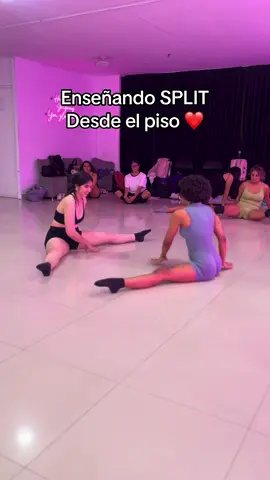 Entrada de split ❤️ #flexibilidad #streching #clasesdeflexibilidad #estiramientos #rutinadeflexibilidad #splits #ejercicios #spagat #clasespresenciales 