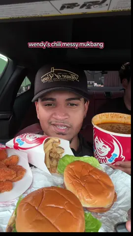 wendy’s chili mukbang @nafeatsfood #messymukbang #asmr #wendys #mukbang #eating #FoodTok #fyp #fypシ゚viral🖤tiktok 
