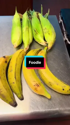 What is certain today is that we will not go hungry while swimming at the beach. #beachvibes🌊 #beachday #weekendtrip #weekendfun #tiktoktravel #beachlife #fypシ #fyp #Foodie 