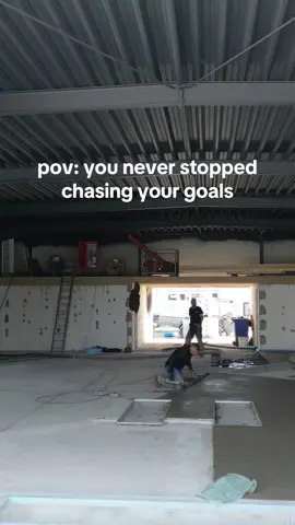 never stop chasing🫡… #garage #shop #mechanic #cartok #carphotography #werkstatt 