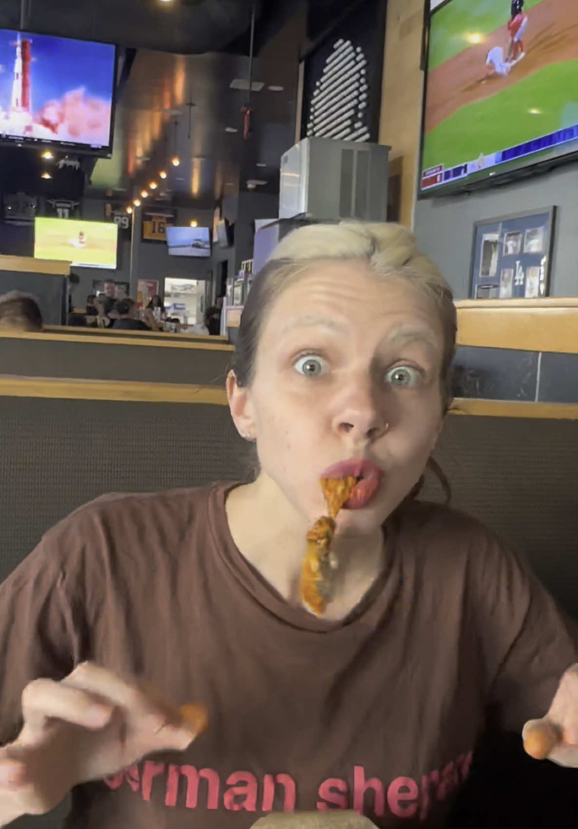 WING DAY WING DAY!!!! #buffalowildwingspartner 