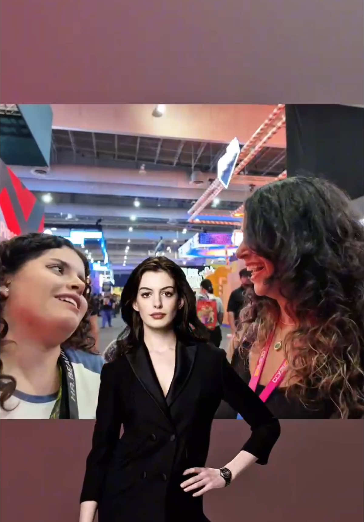 Esto les pasó a los que me iba encontrando en el camino en #ccxp y me pedían una foto! Tú que hubieras contestado? 💕🤣🤣 #actrizdedoblaje #cristinahernandez  