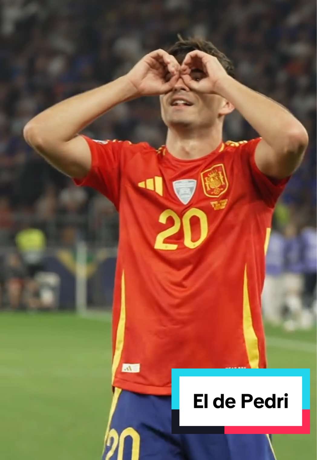 Es todo clase llenando tu pantalla. @pedri es único. #VamosEspaña | #NationsLeague | #deportesentiktok | #tiktokfootballacademy 