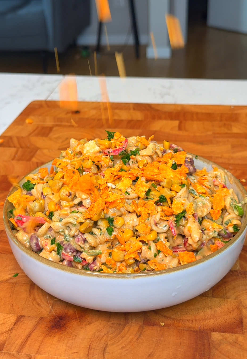 Street Corn Pasta Salad 𝐅𝐔𝐋𝐋 𝐑𝐄𝐂𝐈𝐏𝐄 𝐎𝐍 𝐌𝐘 𝐁𝐋𝐎𝐆 𝐃𝐫𝐯𝐞𝐠𝐚𝐧𝐛𝐥𝐨𝐠 𝐝𝐨𝐭 𝐜𝐨𝐦 (𝐋𝐈𝐍𝐊 𝐈𝐍 𝐌𝐘 𝐁𝐈𝐎)  ⠀ #salat #veggierecipes #healthysalad #cornsalad #vegan #veggie #veganrecipes #veganpasta #pasta #healthyfood #simplesalad #easymeals #vegetarianrecipe #easysalad #plantbasedfood #healthylifestyle #veganfood #veganrecipe #veganerezepte #healthy #greengoddess #veganlunch #vegetarianrecipes #simplesalad #healthyfood #healthy #healthyrecipe #saladrecipe #pastasalad #vegandinner #vegan