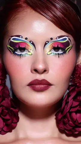 Maquilladora Peruana @Maricielo Cordova dictando una Masterclass de maquillaje full color Edittorial. Disponible en mi canal de Patreon . Www.patreon.com/martincatalogne . #makeup #beauty #makeupartist #makeuptutorial #belleza #belleza #maquillaje #foryou #maquillajetutorial 