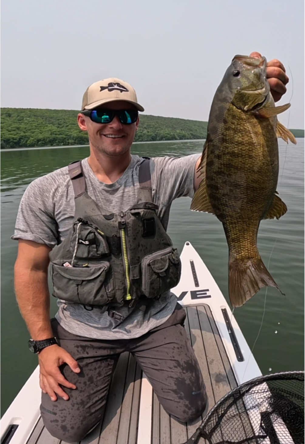 Fishing the shallows by dragging a craw slowly down the slope is always effective!  Caught this fish on a @NetBait “B-Bug” creature/crayfish bait on a 1/4oz @FreedomTackle shakey head. The rod is a 7ft medium fast action @Halo Fishing Rods baitcaster rod. Paddling on a LiveWatersports Stand Up Paddle board, with a SUPCustoms motor mount so I can motorize the board with my ePropuslion Spirit 1 Plus outboard motor. This setup is unreal and you’ll be seeing a lot more of it over the next few months!  • • • #fishing #bassfishing