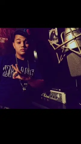 Caminando Por La Cll || Xavi Destroyer ! 🦁. #xavidestroyer #xavidestroyerzionylennox  #ñengoflow #ñengo #ñengoflowofficial #caminandoporlacalle #tema 