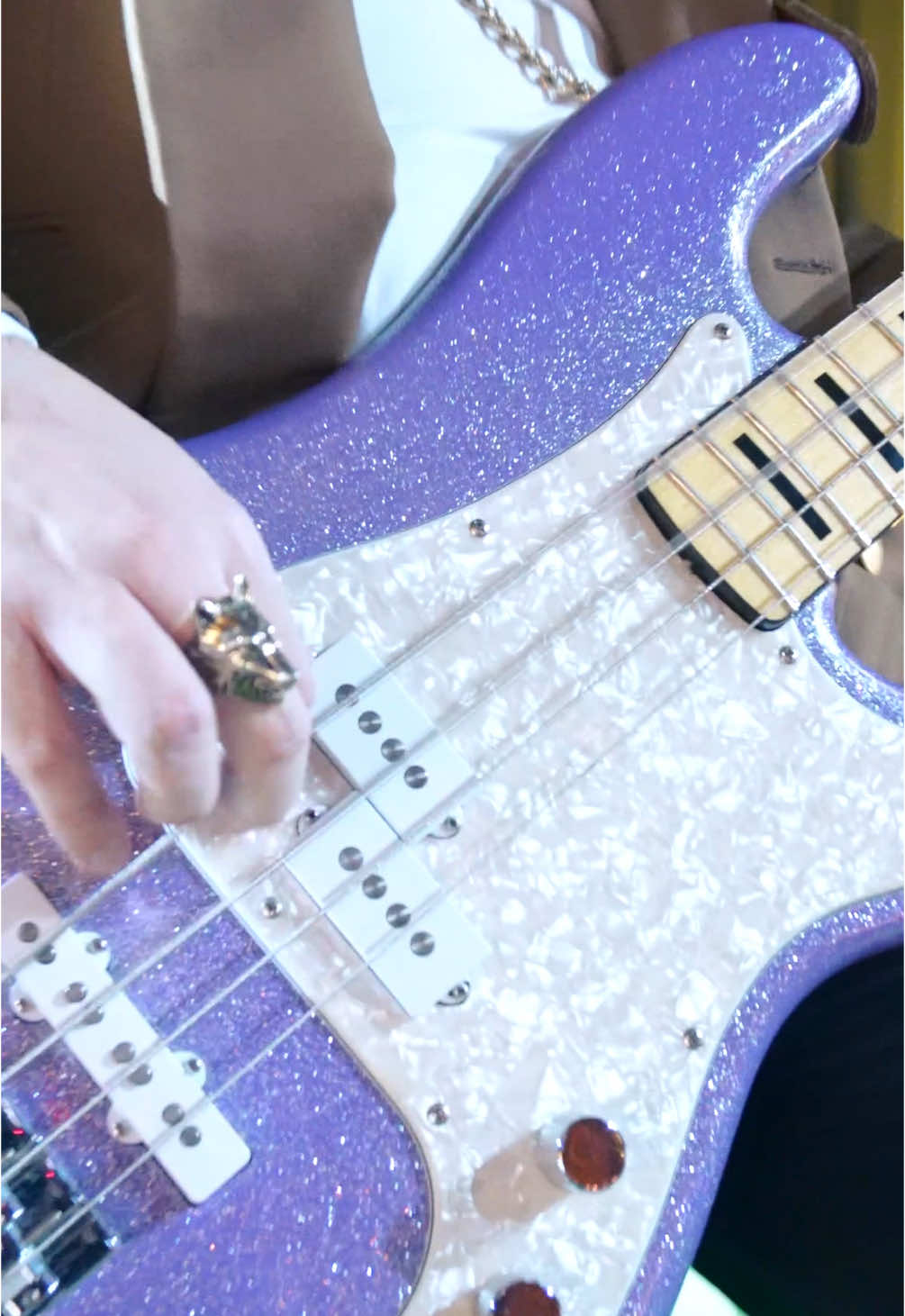 Que tal suena ese bajo? Se nota que ya llegó lo noche para @Lobito1983 🔥. Todo un espectáculo en tu boda! #SamyChayMusic #ideasparabodas #moentosbonitosdebodas #bodasmexico #entradadenovios 