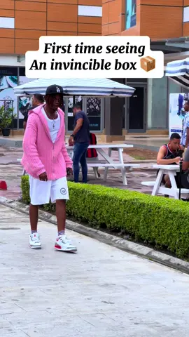 The first time seeing me do the invisible box tutorial 🔥👀.    #fyp #viral #trending #tutorial #tutorials #walk 