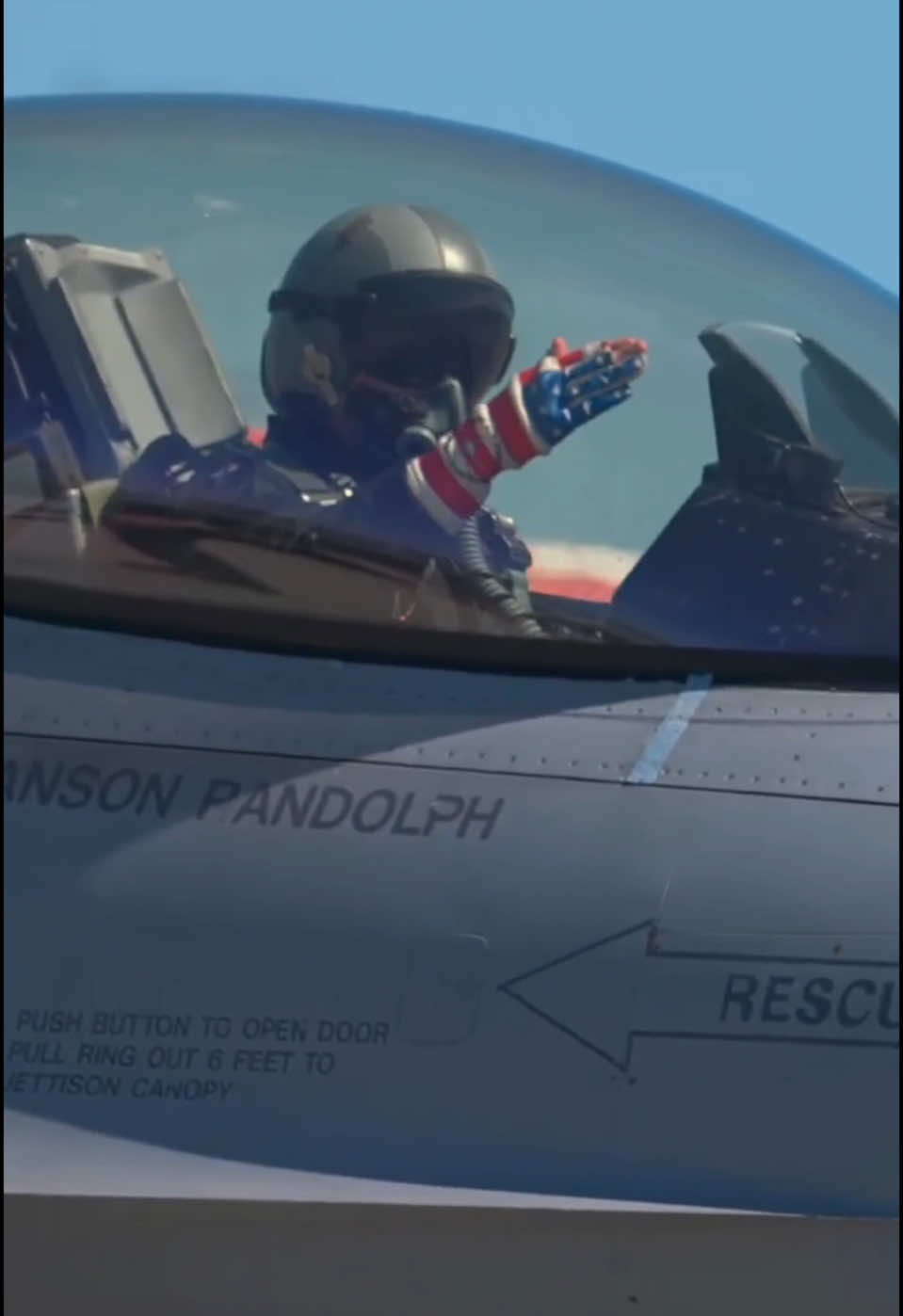 I have always loved this job. #f18hornet #f16fightingfalcon #pilot #usaf #army #us #america 