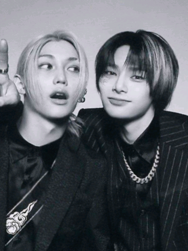 ke inpportmsn unos anios i maz 😜‼️ #skzstay #straykids #funny #foryou #fyp #followme #tiktok #bangchan #stay #felix #hyunjin #hanjisung #seungmin #jeongin #leeknow #changbin #kpop #chan #skz #stayhome #kpopedit #korea #skzedit #edit #foryoupage #stray 