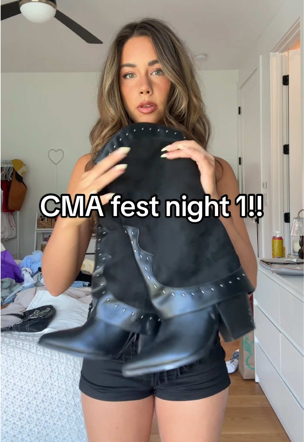 GDWM CMA fest night 1🖤🖤 (wearing @windsorstore ) #cmafest #concertoutfit #gdwm 