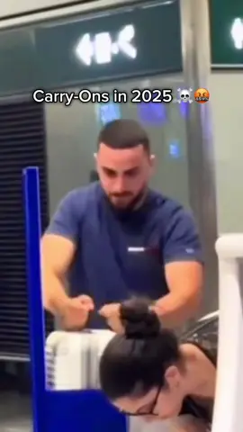 Would you use this travel bags? 🧳 😱✈️