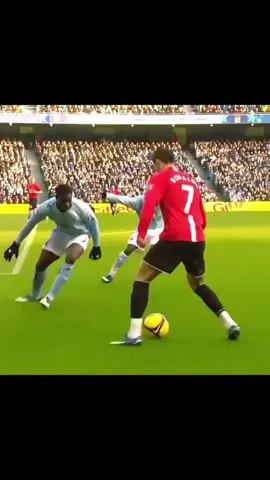 Crazy skills Critiano Ronalo🤯#football #footballskills #fypシ #viral #viralvideo #Soccer #soccer #pourtoi #skill #ronaldo #cr7cristianoronaldo #cr7fans 