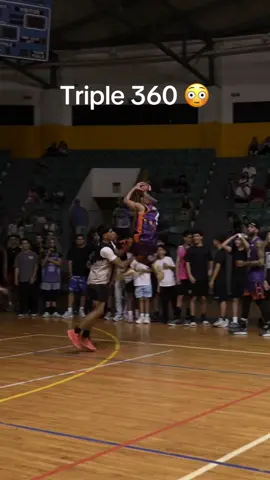 Triple 360 de Juanmi para acabar el juego 🤯🔥 Youtube: True Buckets 🎥 #truebuckets #basketball #baller #ballislife #baloncesto #highlights #streetball #finisher #360 #clean #3pointshooter 