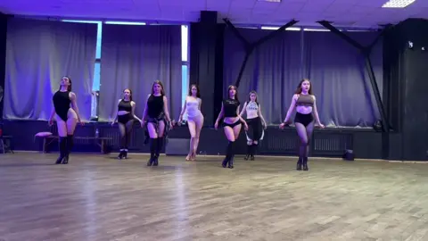 look at us👀 ch @Varvarius586  #fyp #dance #highheels 