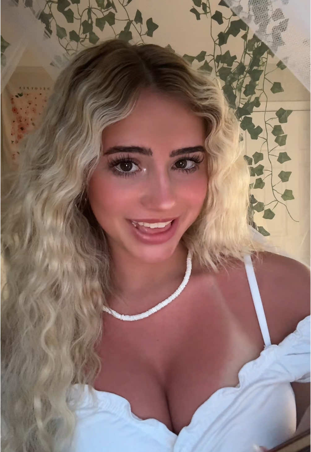 guess who 🫣💕 #fypシ #crush #trend #audiogirl #trending #soundstouse #audiostouse #camrynfisher #inspo #fyp 