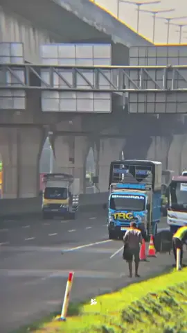 perwira cabe14🤘 #trucktrc #trc #storytruck #pesonatruckcabe #truckoleng #perwiracabe14 #cabebalap🌶️🌶️ #jamsiang #truckmaniaindonesia #pecintatrukindonesia #gigamaniaindonesia #cabecepat #pbtc #pasukanbumbudapur #kusukatruckindonesia  fille 4juni