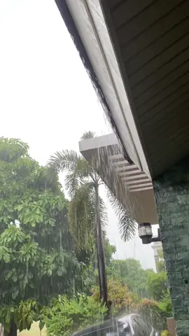 Raining in manila ❌ raining in cebu ✔️#cebu #philippines #raining #fyp #fypage #fypシ゚ #trending #viralvideos #trending #zyxcba #makemefamous #makethisviral #foryoupage #blowup #fyppppppppppppppppppppppp 