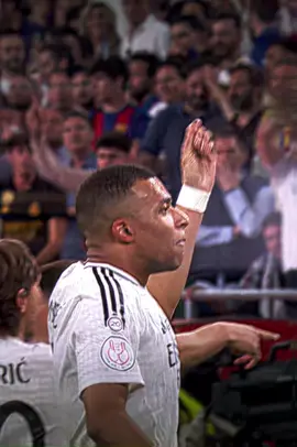 Kể tên 1 cầu thủ chạy nhanh hơn Mbappe? 🤩⚽️🔥 || ib:@Cát Sồ || #fyp #edit #football #mbappe #france #bongda #xh #bnamftbl #realmadrid 