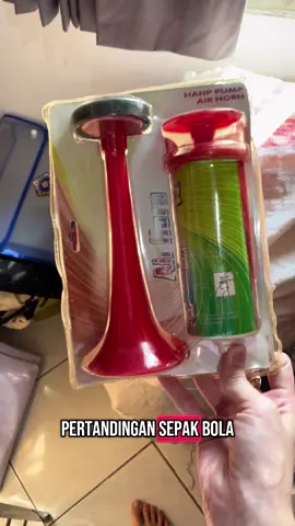 Terompet Buat Memeriahkan Suasana Nih Guys Ya !! #terompet #trompet #terompetpemersatubangsa #terompetsupporter #supporter #terompet #terompetkencang #terompetnyaring #terompetkeras #hemat #kuat #awet #assportandmusic #murahmeriah 