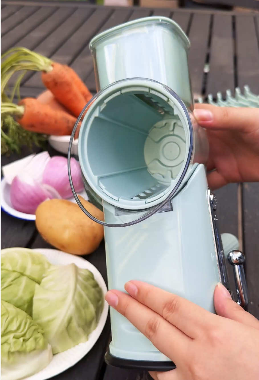 No more fatigue no matter how many veggies you chop! This rotary automatic grater is the answer! #RotaryGrater#AutomaticSlicer&Shredder#KitchenMarvel#VegetableCutter#LazyCook'sDream#GrindingFunction#Multi-BladeSet#Detachable#DishwasherSafe