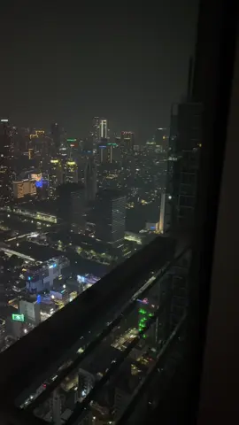 Pan Pacific Hotel on 85th floor at night #panpacifichotel #panpacificjakarta #panpacific 