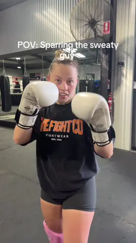 Slip n sliding all over the place 💦 #muaythai #muaythaicomedy 