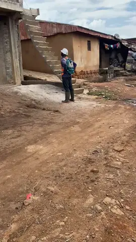 il est dépassée par son propre travail 😅